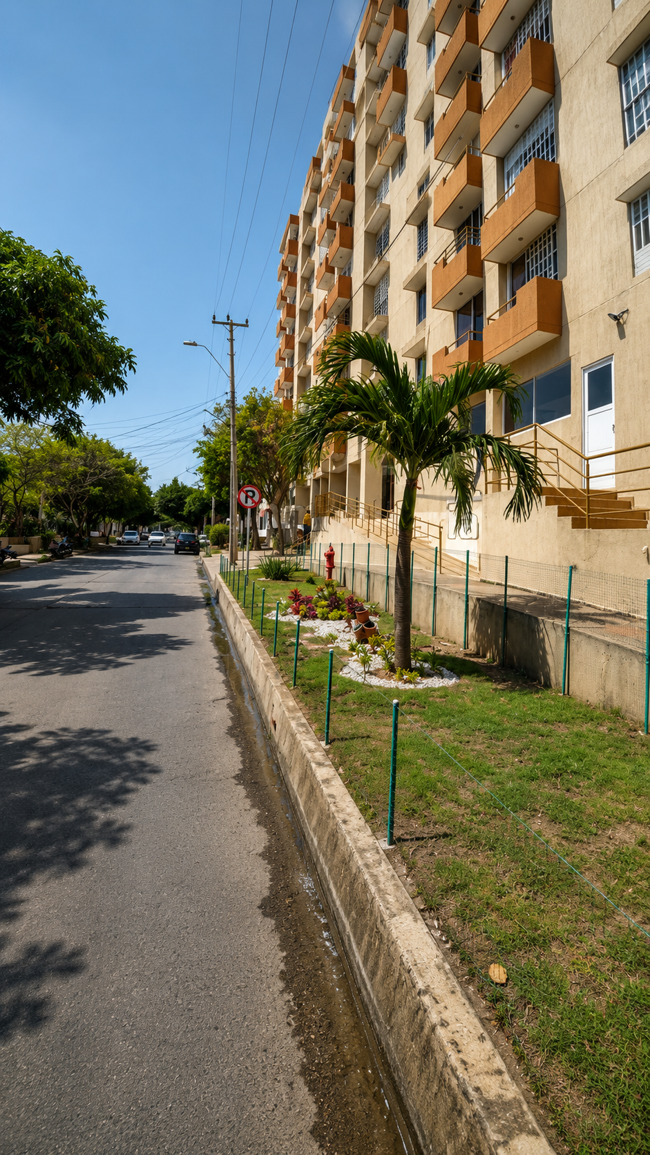 Exterior 4